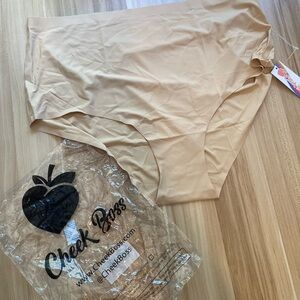 NWT Cheek Boss Women's Seamless Stretch Mid-Rise Brief Panties Tan Nude  3xl